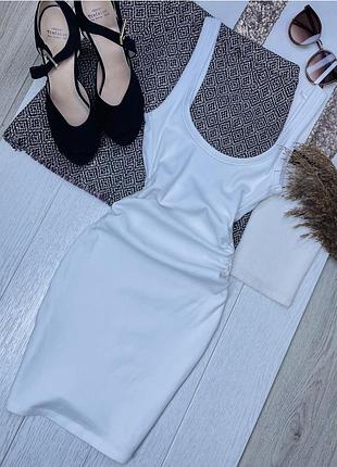 Біла сукня zara s коротке плаття в рубчик літня сукня по фігурі плаття зара з драпірування