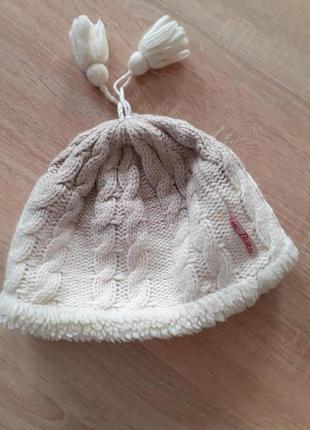 Теплая на меху шапка