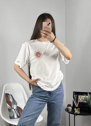 Футболка від tommy hilfiger 6