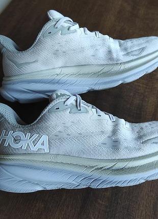 Легкие текстильные беговые кроссовки hoka clifton 9 на сетке на стопу 27,5-28 см 2