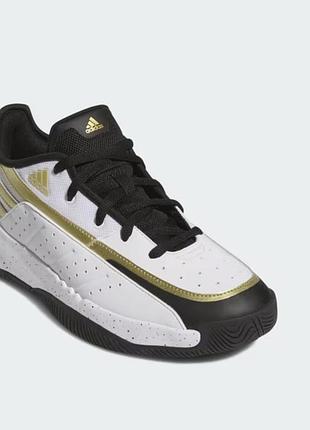 Кросівки шкіряні adidas, розмір 39