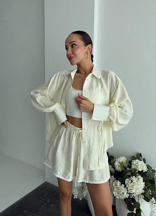 Жіночий літній костюм з шортами
