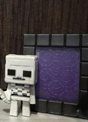Kinder joy minecraft 2026 іграшки ендермен скелет портал