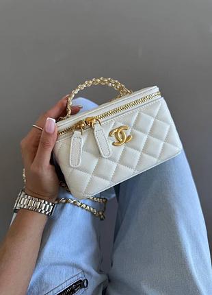Chanel small vanity case жіноча біла сумка