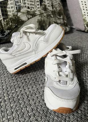 Шкіряні білі кросівки nike