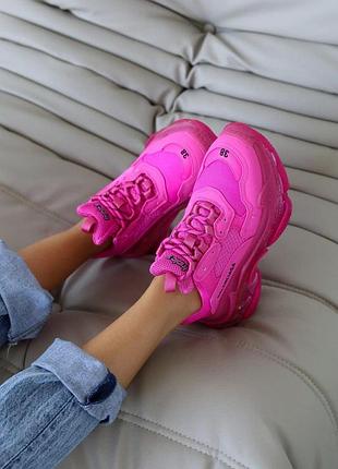 Рожеві жіночі кросівки баленсіага трипл c balenciaga triple s clear sole neon pink 37