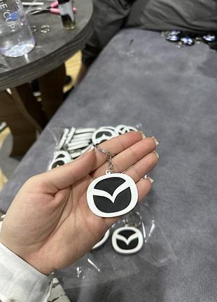 Автомобильный брелок mazda