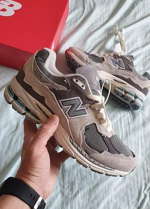 Жіночі кросівки new balance 2002r бежеві, стильні та комфортні для повсякденного носіння нью баланс 2002r