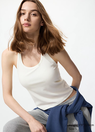 Топ с открытой спиной и бюстгальтером uniqlo