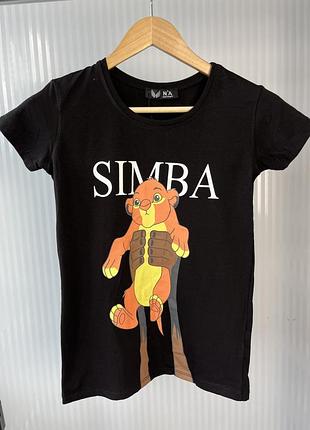 Женская черная футболка simba