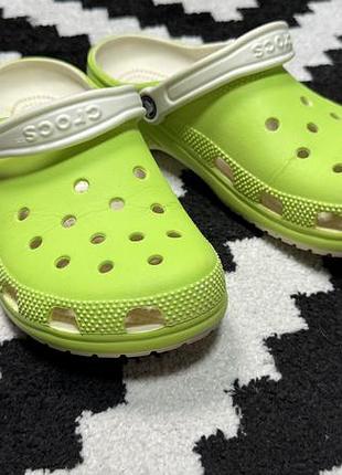 Неонові crocs