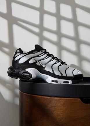 Nike air max plus white black — ціна 2650 грн у каталозі Кросівки