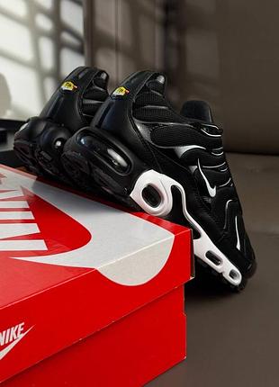 Nike air max plus black white 6