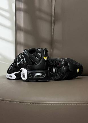 Nike air max plus black white 7