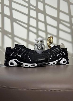 Nike air max plus black white 2