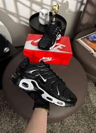 Nike air max plus black white 9