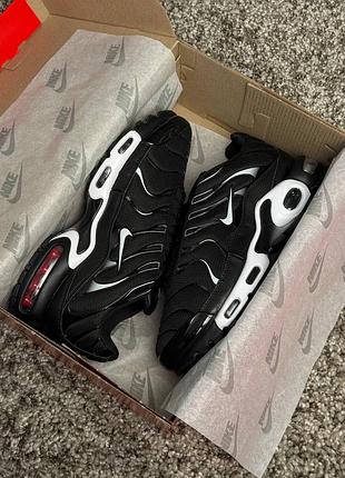 Nike air max plus black white 8