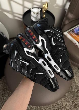 Nike air max plus black white 3