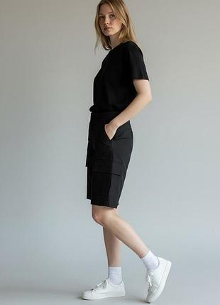 Женские, подростковые шорты бермуды weekday arwen черные xs 34 с карманами новые