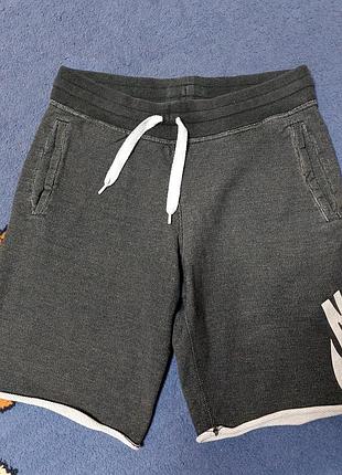 Котоновые  мужские шорты nike р  s, но больше на м