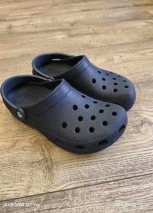 Crocs m6w8 чорного кольору розмір 38-39