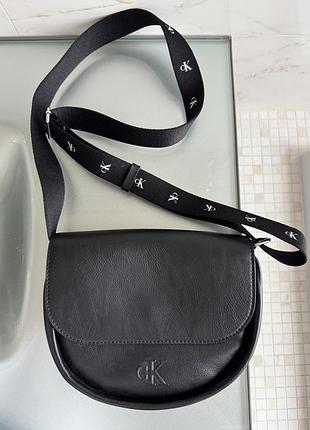 Крос-боді calvin klein 5