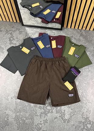 Футболка синяя + шорты коричневые плащевка patagonia + носки в подарок