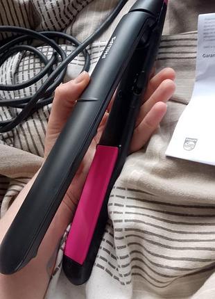 Вирівнювач для волосся philips (філіпс). утюжок для вирівнювання волосся.
стан ідеальний, продаю бо подарували, а я не випрямляю волосся.