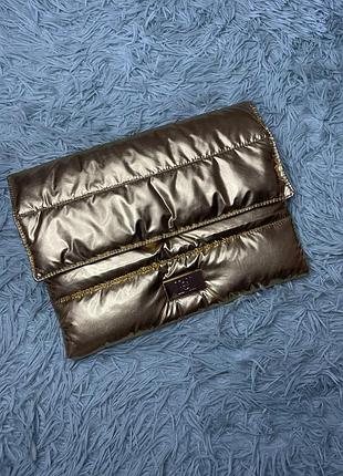 Елегантний клатч carolina herrera (золотий металік)