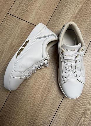 Кросівки tommy hilfiger 38 39 кеди