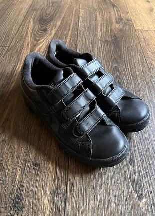Кроссовки nike 38 размера,унисекс.