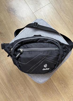 Оригінальна поясна сумка deuter (бананка) | чорна з фурнітурою ykk