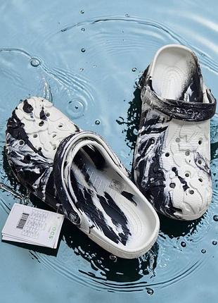 Кроксы сабо crocs тай-дай crocs classic marbled clog в мраморной расцветке размер 42(м9/w11),38(м6/w8), 39((м7/w9)
