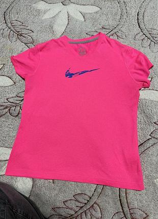 Жіноча футболка nike