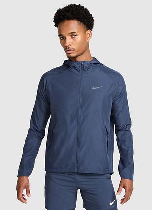 Вітровка чоловіча  nike miler men’s repel running jacket синя розмір м