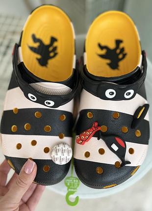 Чоловічі крокси crocs classic clog mcdonald's hamburglar м11