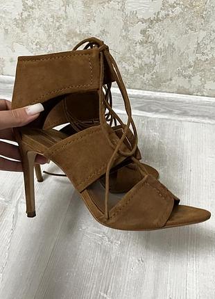 Босоніжки zara