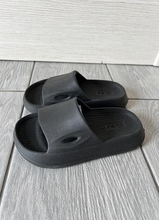 Дитячі шльопанці