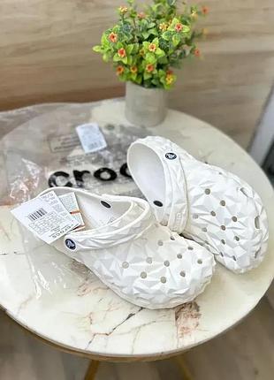 Кроксы сабо crocs geometric clog белый размер 41 (м8/w10) стелька 24,5
