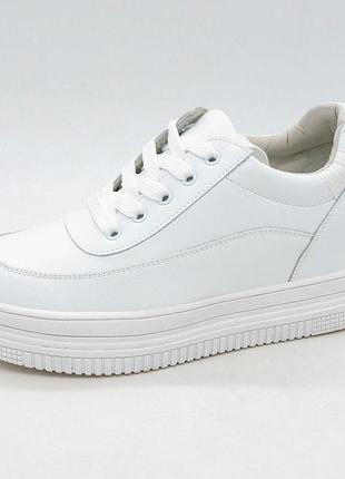 Женские кроссовки fashion 131 белые 39. размеры в наличии: 37, 38, 39, 40.