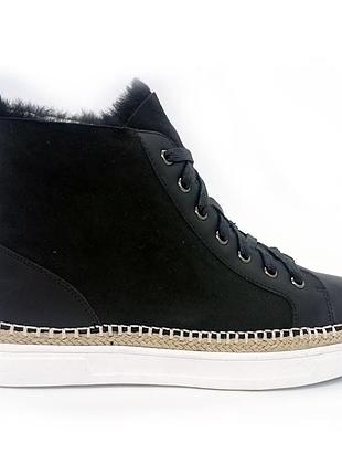Ugg w classic short jba727922 blk 39. розміри в наявності: 36, 37, 39, 40.