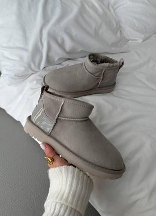 Ugg ultra mini lacquer grey