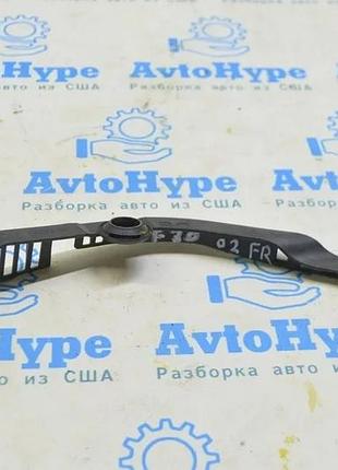 Ущільнювач решітки двірників правий bmw 3 f30 12-18 на капоті