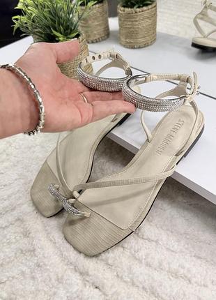 Неймовірні шкіряні босоніжки сандалі steve madden