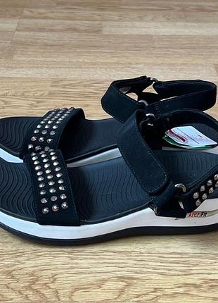Нові босоніжки skechers 39 розміру