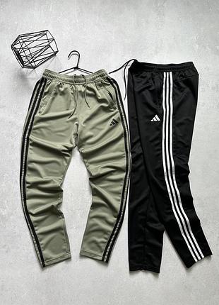Оригінальні спортивні штани adidas performance men’s на лампасах