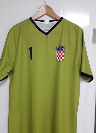 Hrvatska
40/l/48человечья спортивная футболка зеленого цвета 
идеальное состояние
