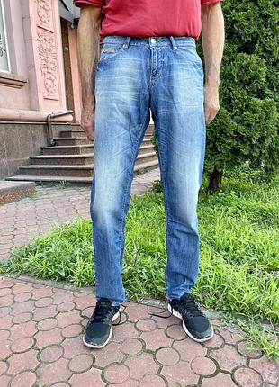 Джинсы мужские голубые тертые прямые