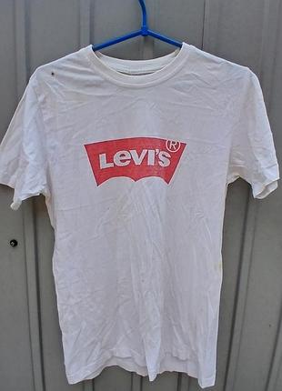 Чоловіча футболка levi's.