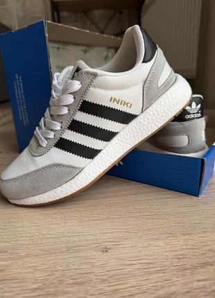 Жіночі кросівки adidas iniki white адідас ініки білі 37,5 розмір